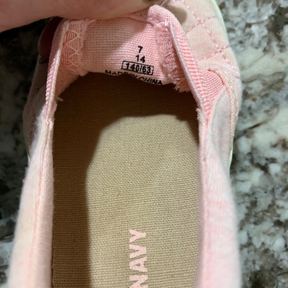 Pink slip on sneakers - Picture 3 of 3